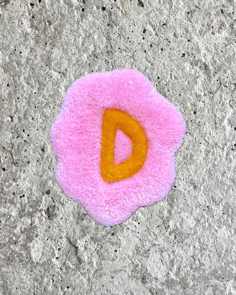 litera D
