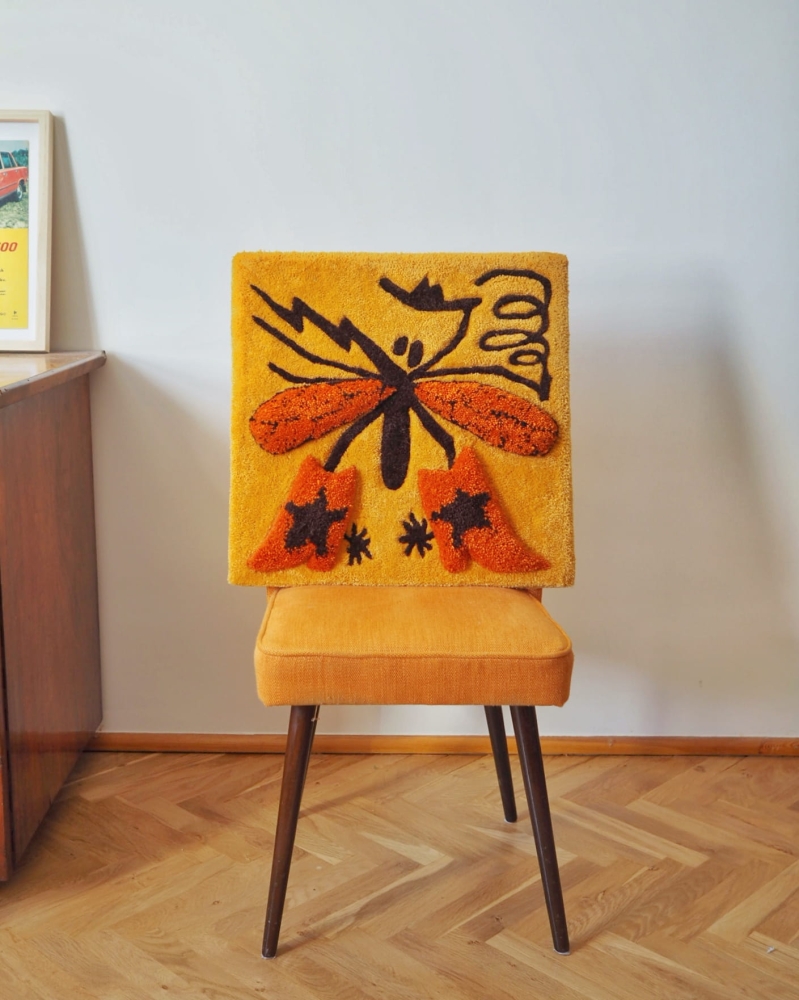 tuftowany obraz komara